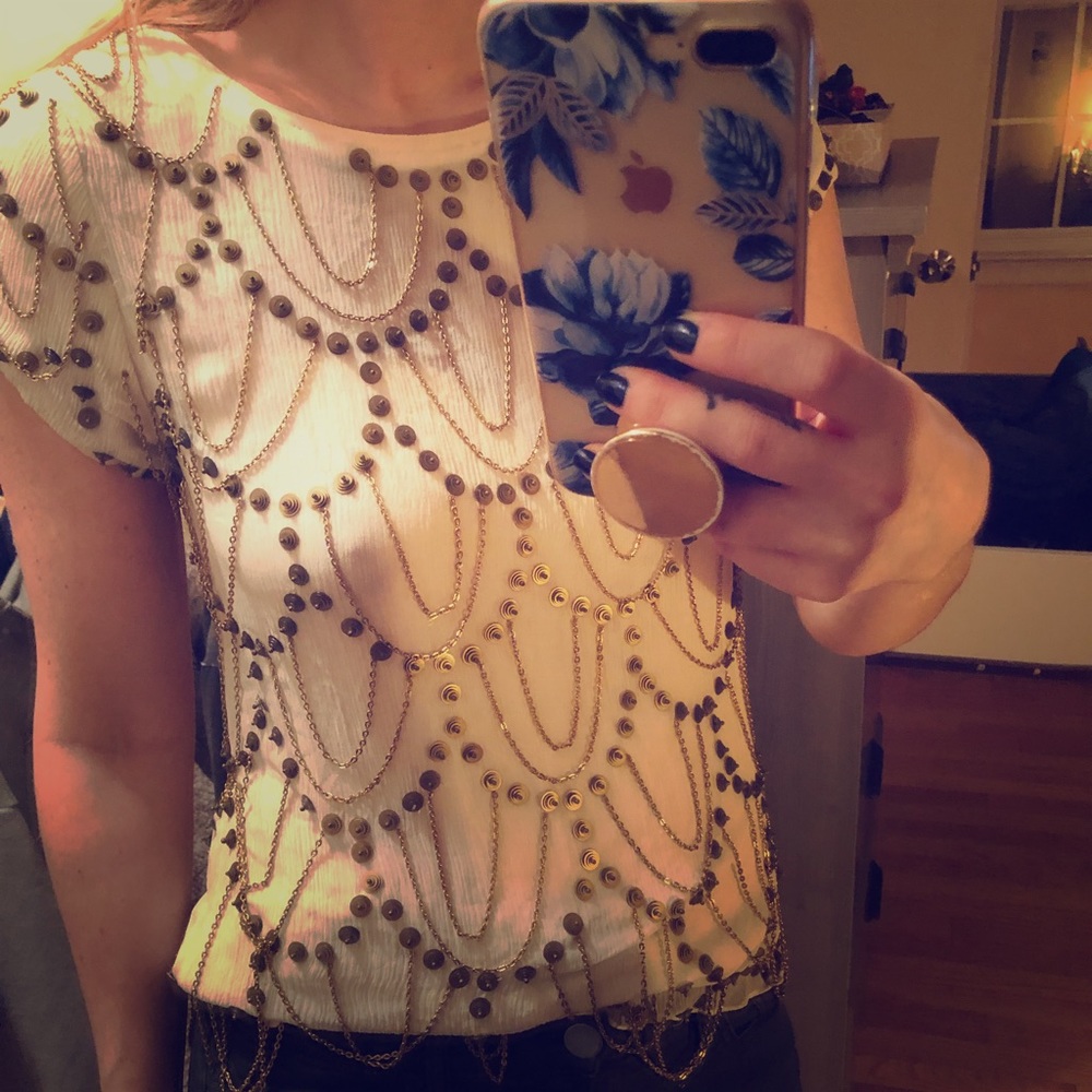 alice + olivia silk tee with gold chains